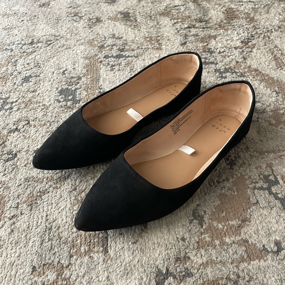 Women’s Black Ballet Flats (Fits 8.5 and 9) Pointed Toe Suede Shoes
